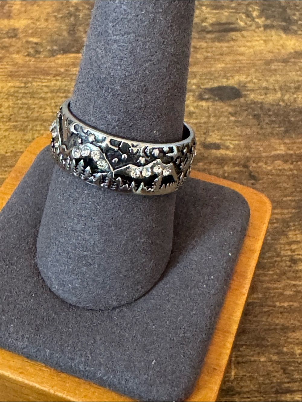 Vintage Wildlife Mountain‎ Scene Rhinestone Band Ring Silver Tone Size 10